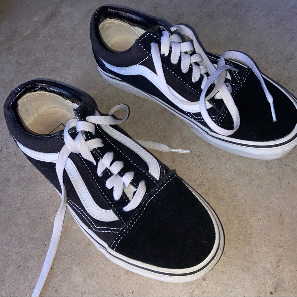 Vans Old Skool Classic black suede white women’s 5.5/men 4 Sneakers retro skater